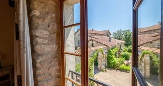 Gîte Le Coin Fleuri - Château de Gurat - 6 pers