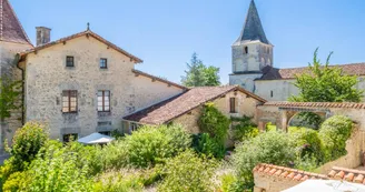 Gîte Petit Château - Château de Gurat - 6 pers